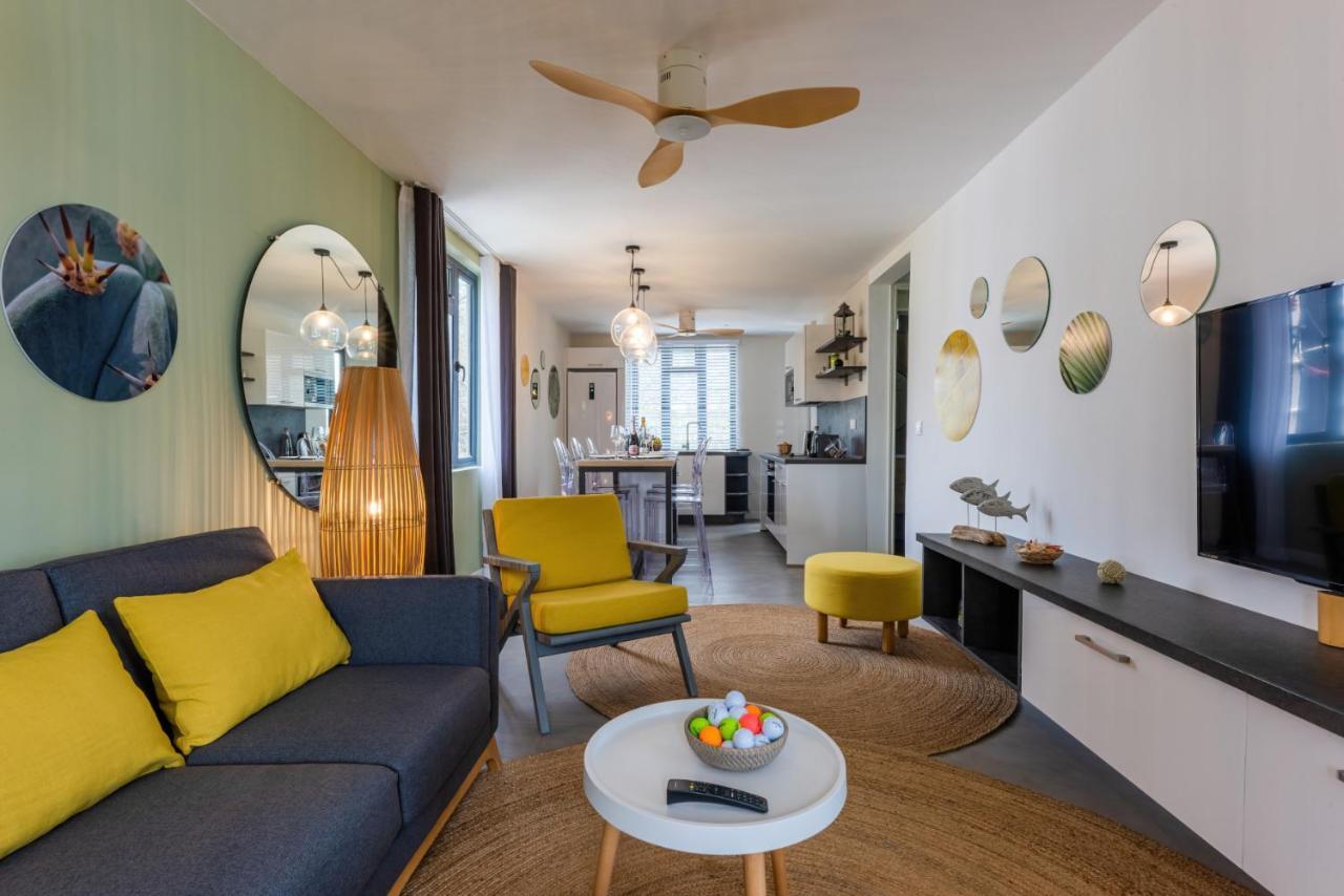 Les Cerisiers Beach Residence, Cosy And Modern 3 Bedroom Apartment Located 50 Metres From The Beach And From All Amenities And Restaurants On The Coastal Road Flic-en-Flacq Esterno foto