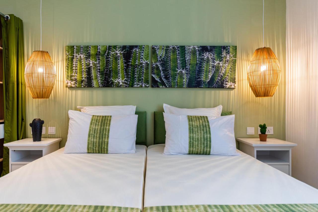 Les Cerisiers Beach Residence, Cosy And Modern 3 Bedroom Apartment Located 50 Metres From The Beach And From All Amenities And Restaurants On The Coastal Road Flic-en-Flacq Esterno foto
